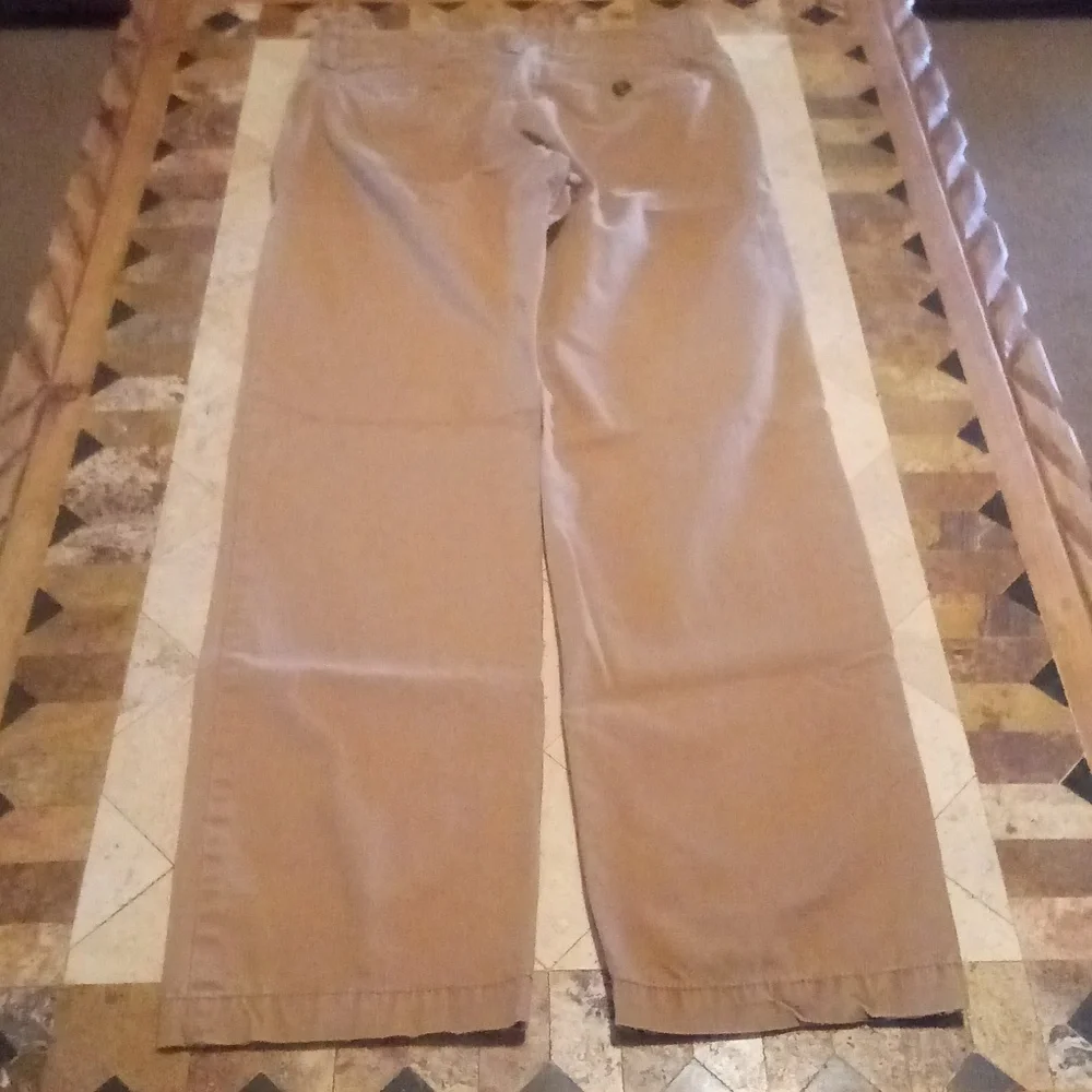 American Eagle khakis 28x32 - Picture 6 of 9